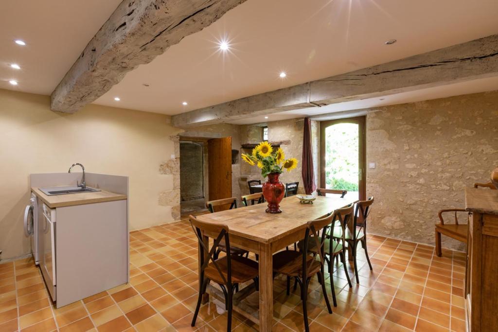 Domaine De Laplan Bed and Breakfast Cezan Εξωτερικό φωτογραφία